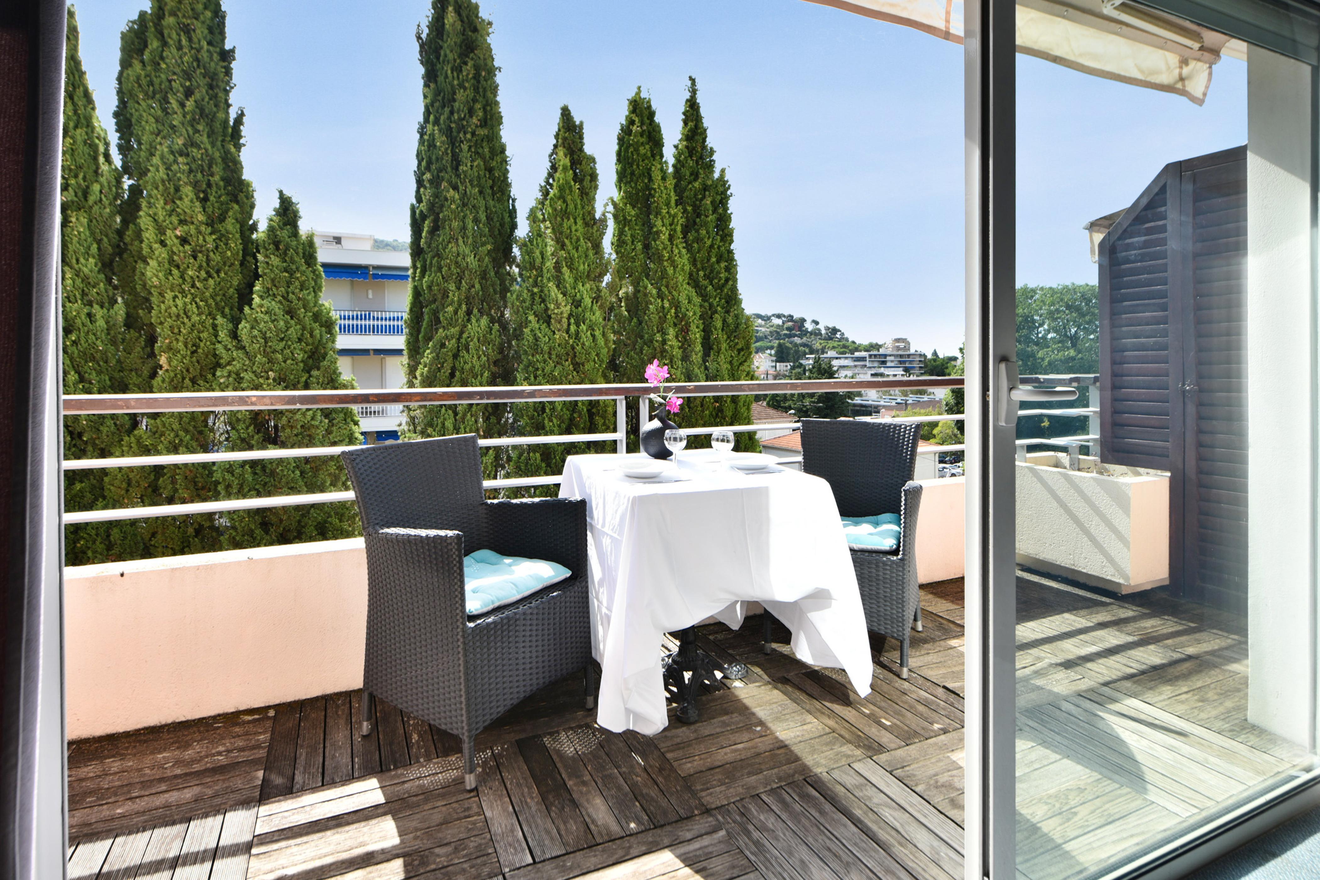 Zenitude Hotel-Residences Ле-Канне Экстерьер фото