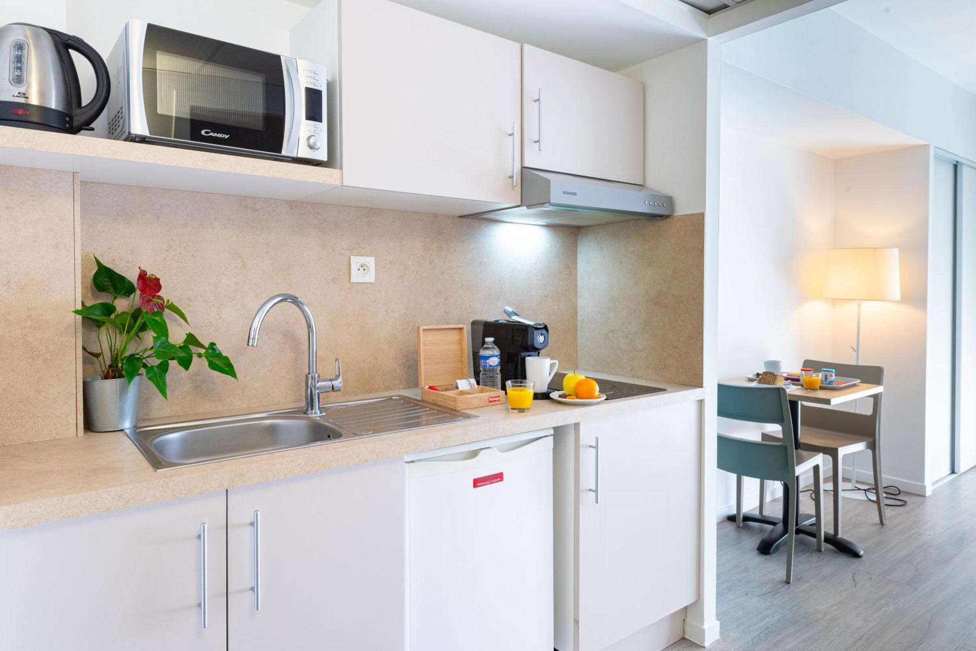 Zenitude Hotel-Residences Ле-Канне Экстерьер фото