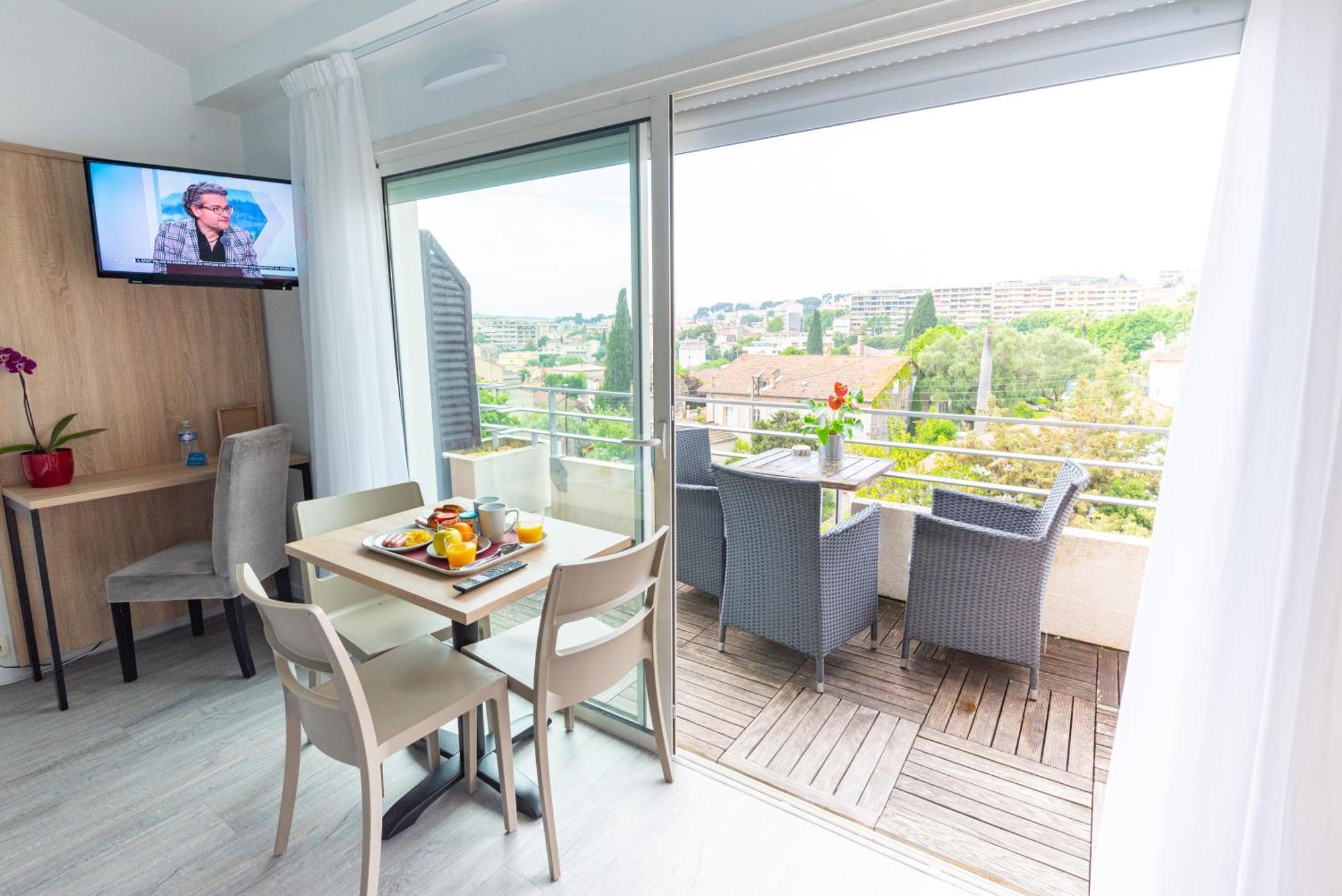 Zenitude Hotel-Residences Ле-Канне Экстерьер фото